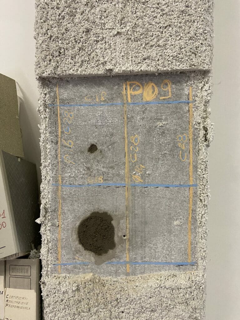 Prova di compressione, carote e carotaggio