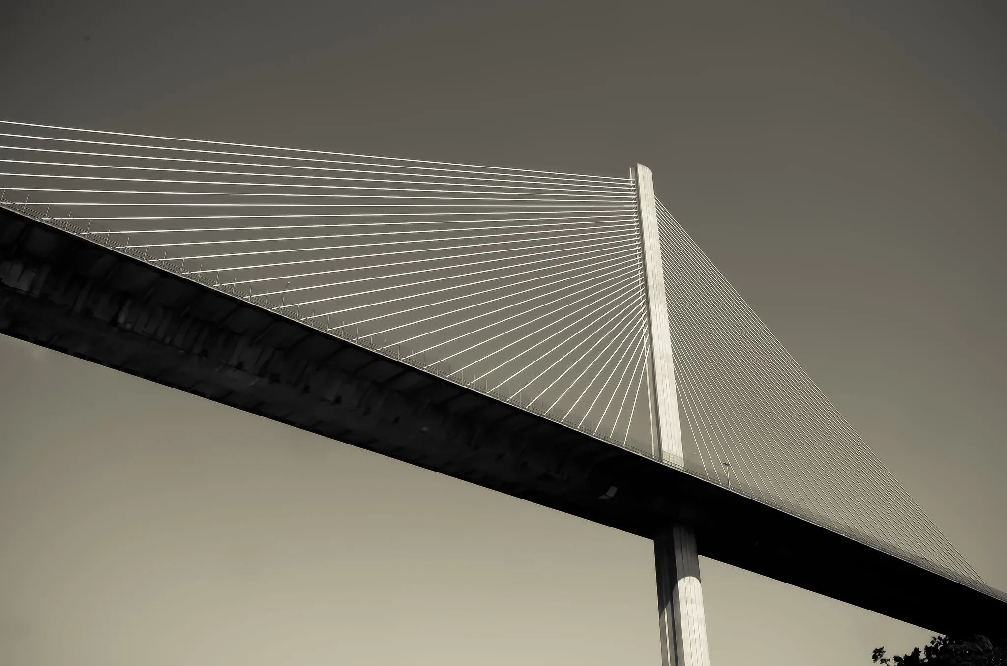 Stralli di un ponte visti dal basso: affidabilit&agrave; e solidit&agrave; dei controlli di PCQ